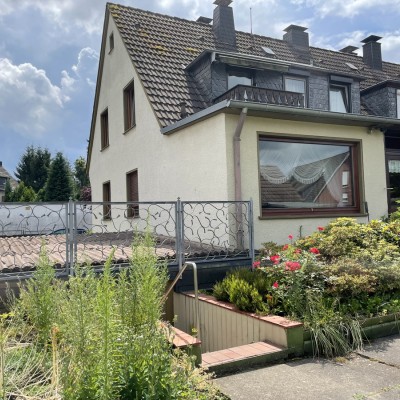Doppelhaushälfte mit großem Garten für den Selbstversorger  in Siegburg-Stallberg