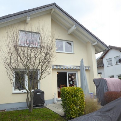 Doppelhaushälfte mit Garage in Rheidt, Rheinnähe